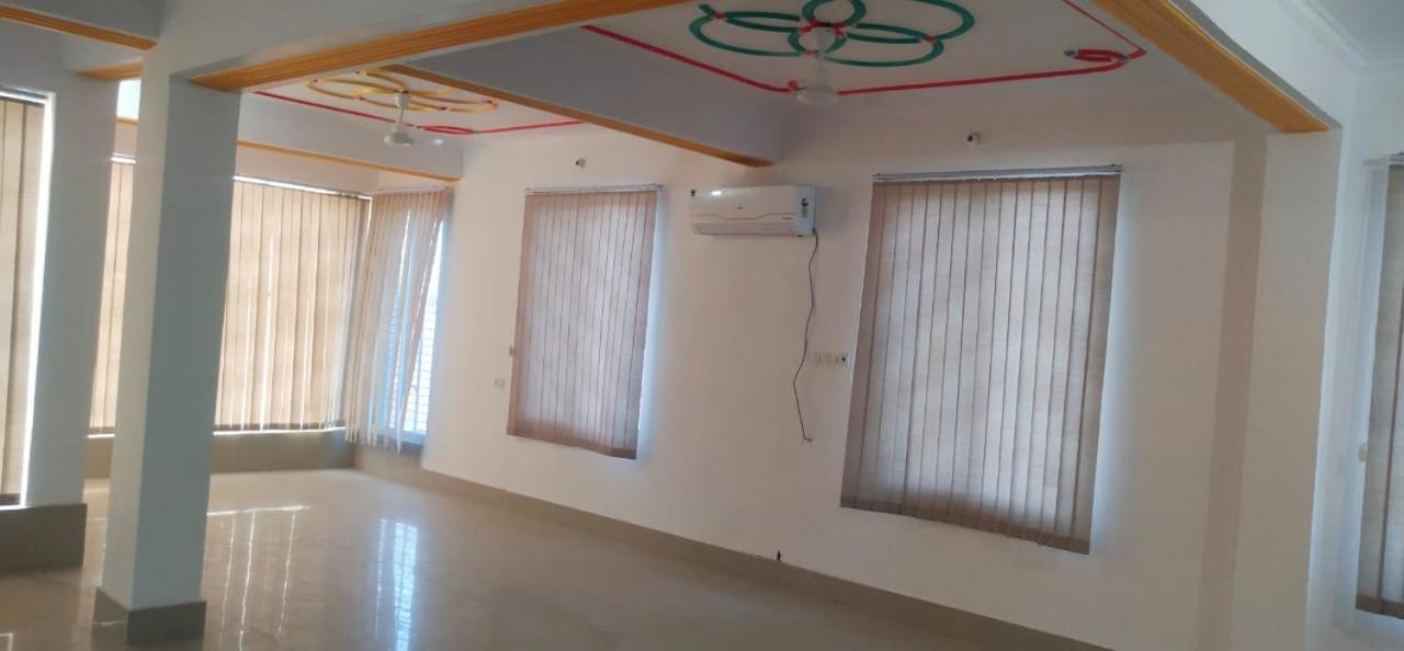 Hotel Vishal Buxar Kültér fotó