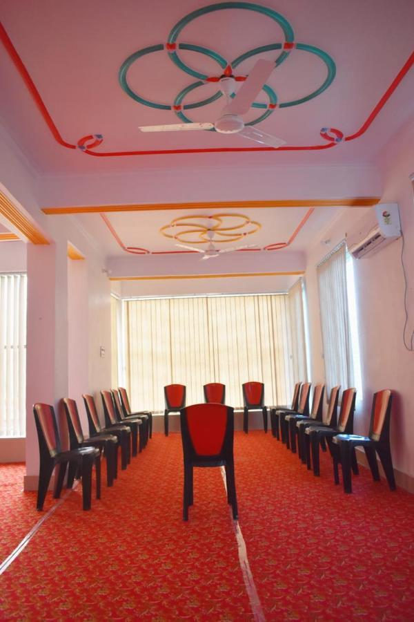 Hotel Vishal Buxar Kültér fotó
