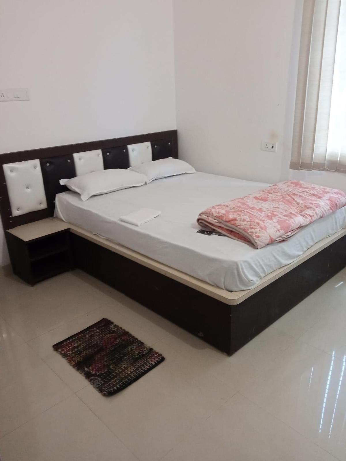 Hotel Vishal Buxar Kültér fotó